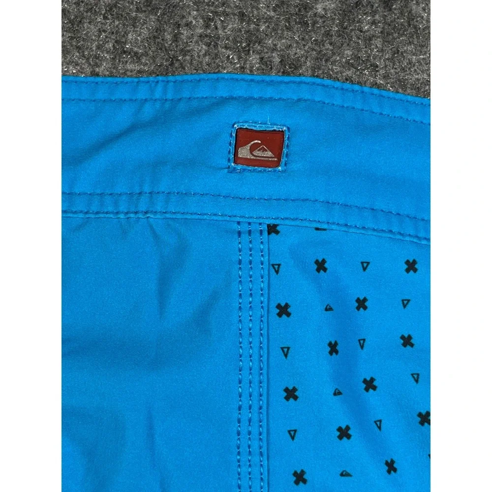 Quiksilver Board Shorts Mens Size 31 Swim‎ Trunks Colorful Striped Beach Surf